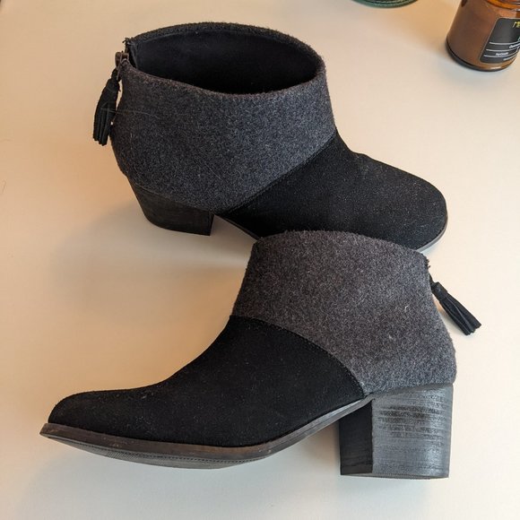 Toms Shoes - Toms boots / booties - size 9